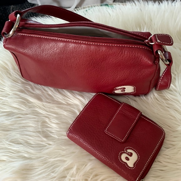 Wilsons Leather Handbags - EUC Wilson’s Leather Purse & Wallet Set